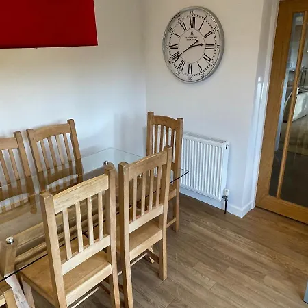'sounion' - Fabulous, Spacious Modern House With Large Private Garden In Leafy Lytham * Lytham St Annes