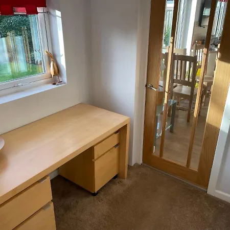 'sounion' - Fabulous, Spacious Modern House With Large Private Garden In Leafy Lytham Holiday home