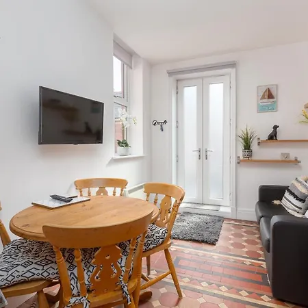 Apartment Charles Alexander Short - Clifton Drive Retreat Lytham St Annes