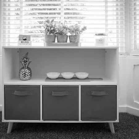 Charles Alexander Short - Clifton Drive Retreat Apartment *