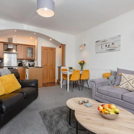 Charles Alexander Short - Clifton Drive Retreat Apartment *