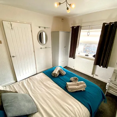 The Bungalow A Tranquil 3 Bedroom Close To Beach * Lytham St Annes