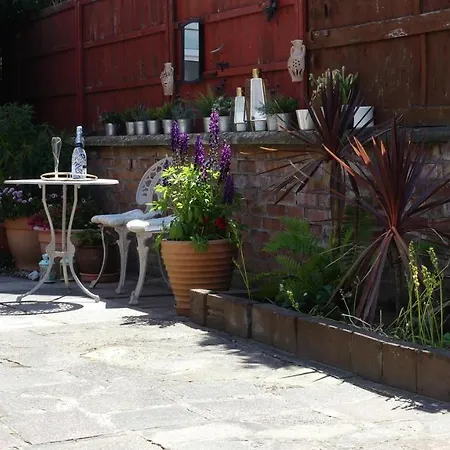 Holiday home The Bungalow A Tranquil 3 Bedroom Close To Beach *