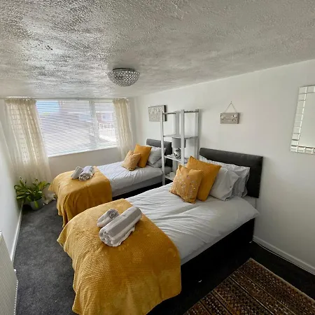 The Bungalow A Tranquil 3 Bedroom Close To Beach *