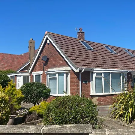 Holiday home The Bungalow A Tranquil 3 Bedroom Close To Beach Lytham St Annes