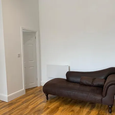 Lytham St Annes, A Spacious, High End, One Bedroomed 3 Lytham St Annes