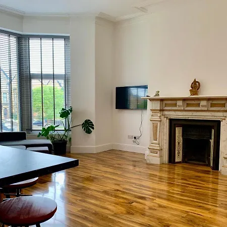 Lytham St Annes, A Spacious, High End, One Bedroomed 3 Apartment