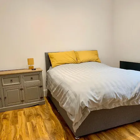Lytham St Annes, A Spacious, High End, One Bedroomed 3 Apartment Lytham St Annes