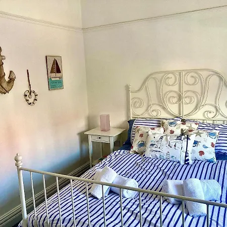 62 Park Road Apartment