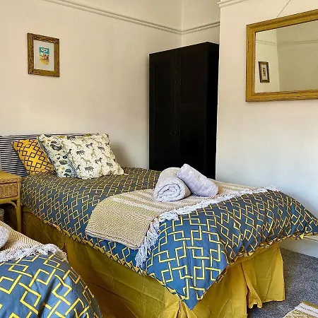 62 Park Road Apartment
