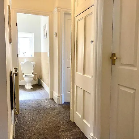 62 Park Road Apartment