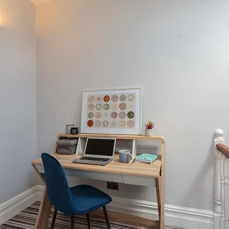Stylish Lytham 5 Bedroom 3 Bathroom House With Hot Tub Lytham St Annes