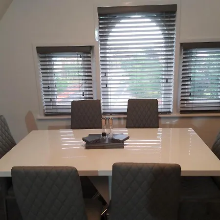 St Anne's Penthouse With Seaview, Lytham St Anne's Apartment