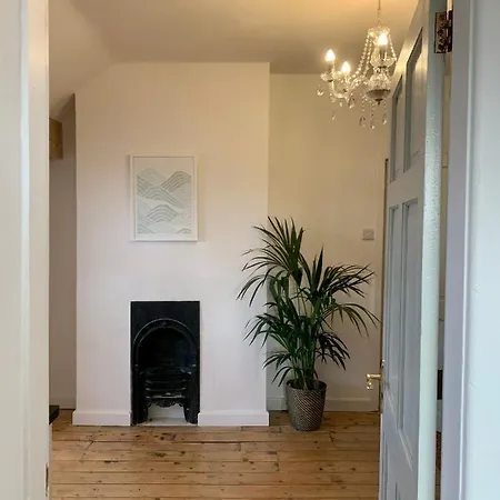 Apartment Escape To *