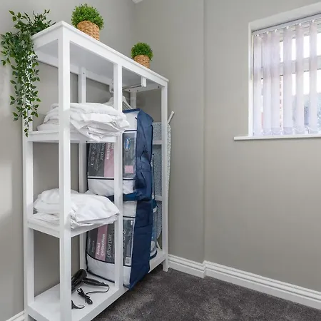 Apartment Ashton Mews With Free Parking *