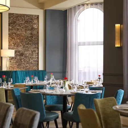 Clifton Arms Hotel