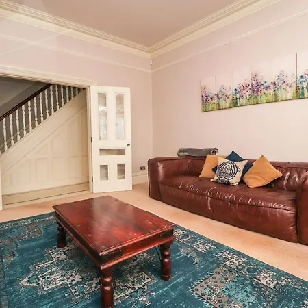 Yewdale * Lytham St Annes