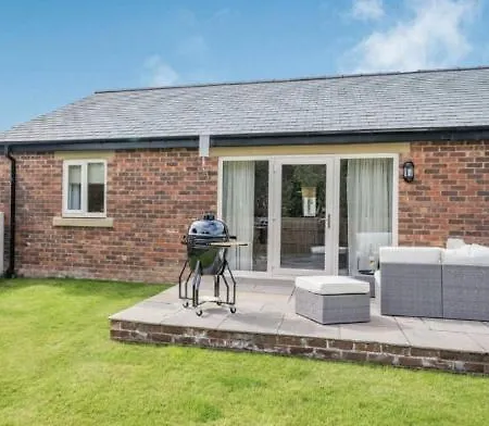 The At Ivy Farm By Charles Alexander Short Holiday home Lytham St Annes