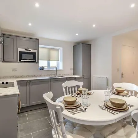 The At Ivy Farm By Charles Alexander Short Holiday home Lytham St Annes