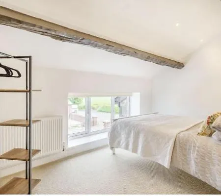 The At Ivy Farm By Charles Alexander Short Holiday home Lytham St Annes