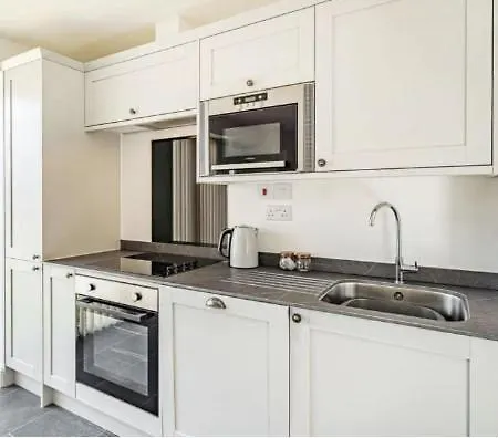 The At Ivy Farm By Charles Alexander Short Holiday home Lytham St Annes