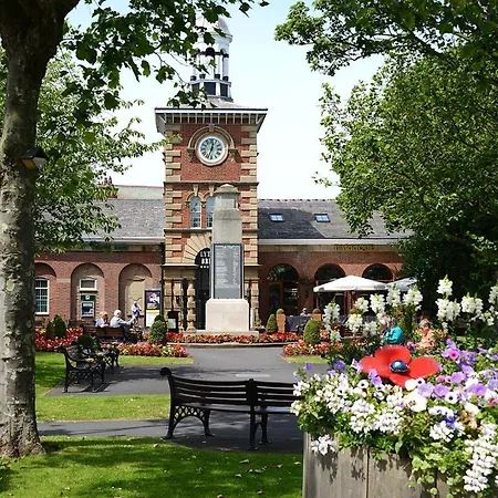 Pippin Lytham *
