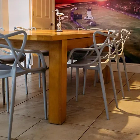 Sunny Seaside House Lytham Centre Sleeps 8 Lytham St Annes