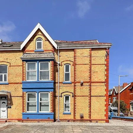 Two - Uk43700 Lytham St Annes