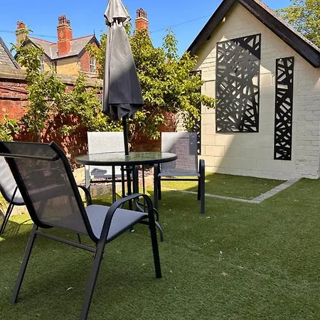 Ashton Mews With Free Parking Apartment *