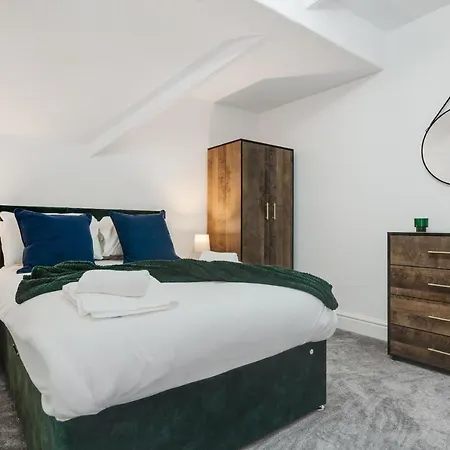 St David's - Stylish 2 Bed Apartment, Free Parking, Close To Apartment Lytham St Annes