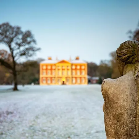 Lytham Hall Gate House Holiday home *