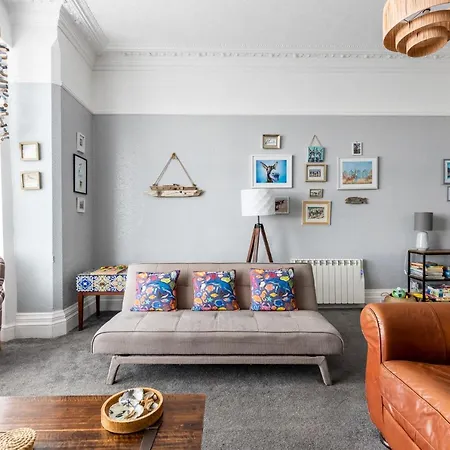 Shore - Sea Views Apartment
