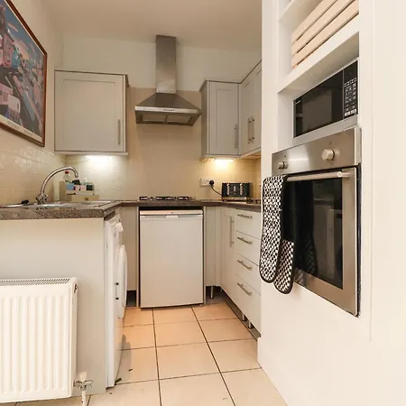 Holiday home 14 Berwick Road *