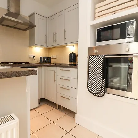 14 Berwick Road *