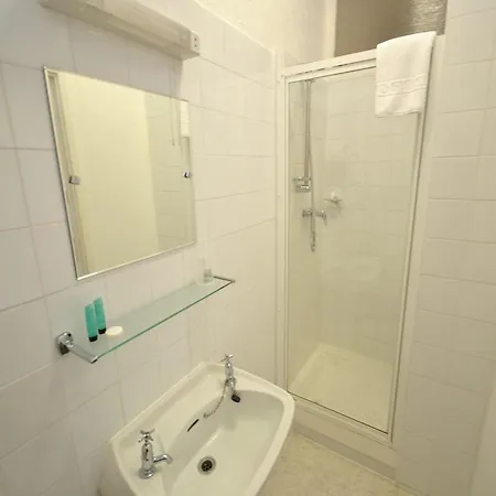 The Carlton Bed & Breakfast 3*