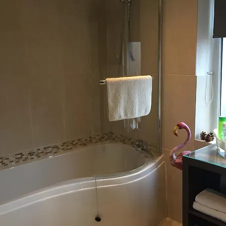 Bed & Breakfast Esjays At Knowles House 3*