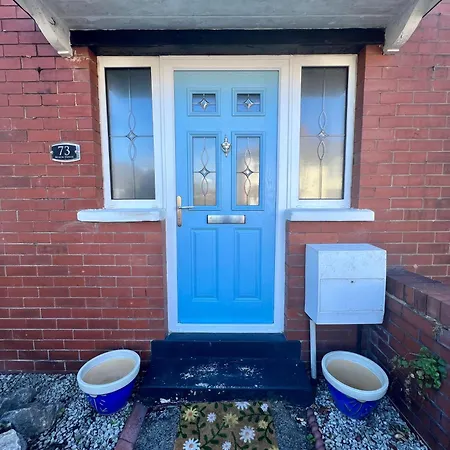 Lovely, Sunny House, By The & Centre! *