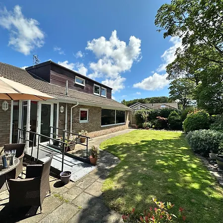 Holiday home 'sounion' - Fabulous, Spacious Modern House With Large Private Garden In Leafy Lytham