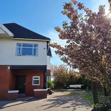 Winstanley House Holiday home