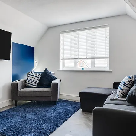 Apartment St David's - Stylish 2 Bed Apartment, Free Parking, Close To *