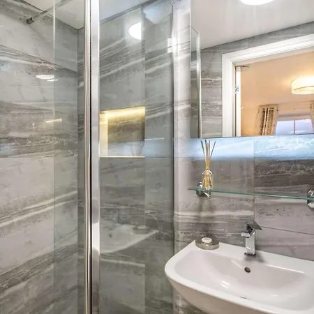 1 Bed In Lytham 86044 * Lytham St Annes