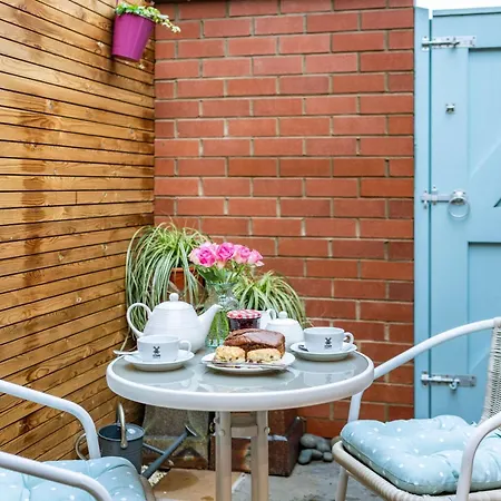 1 Bed In Lytham 86044 *