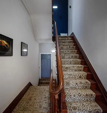 No3 Garlands Apartment