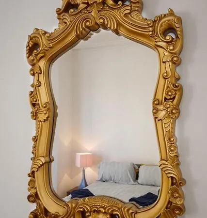 No3 Garlands Apartment *