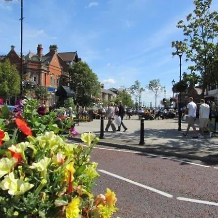 No3 Garlands * Lytham St Annes