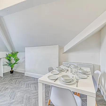 Fairhaven View By Guestz Apartment Lytham St Annes