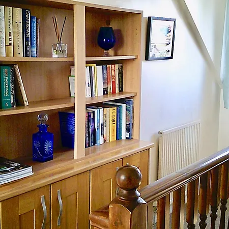 24 Elmhurst Road Apartment *