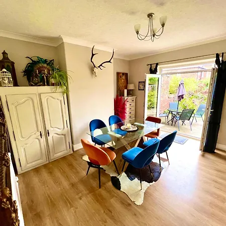 Lovely, Sunny House, By The & Centre! * Lytham St Annes