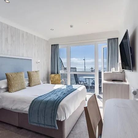 St Ives 3*