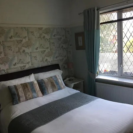 Esjays At Knowles House Bed & Breakfast Lytham St Annes